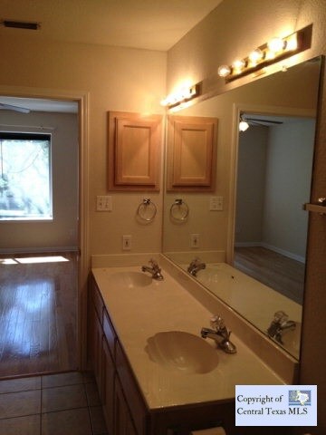 1911 Ramona Cir, San Marcos, TX 78666 - photo 5