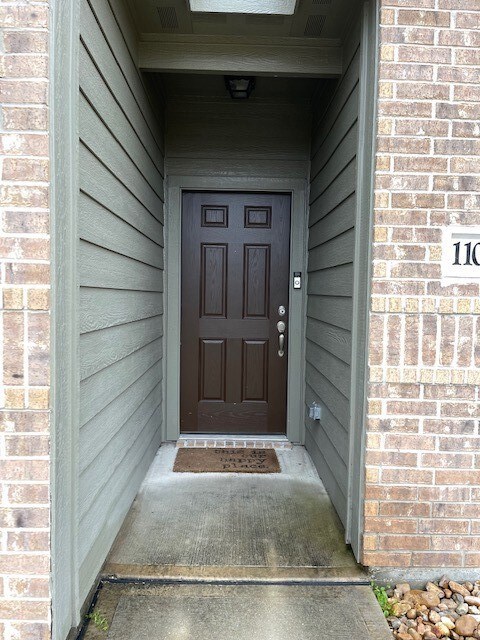 11002 Victoria Oak Bend Dr, Humble, TX 77396 - photo 4