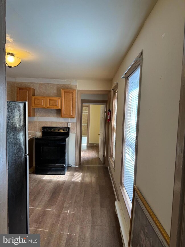 357 N 10th St, Reading, PA 19604 - photo 5