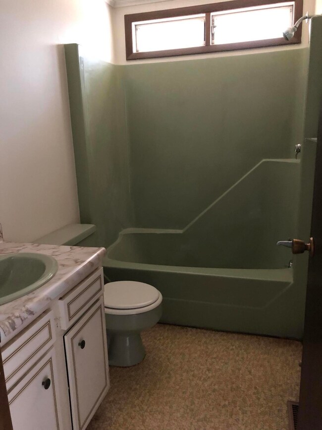 Full Bathroom