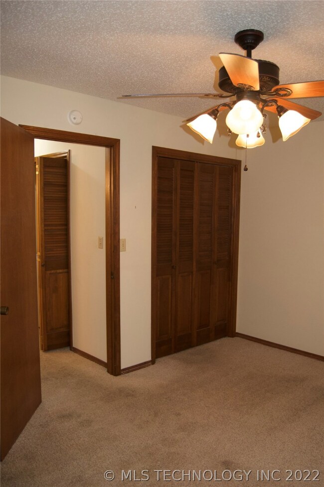 Bedroom room 1 with closet.