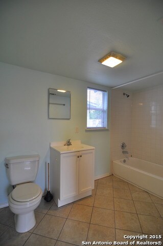 712 Marshall St unit B, San Antonio, TX 78212 - photo 7