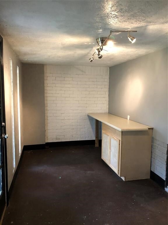 6374 French Chateau Dr, Houston, TX 77088 - photo 6