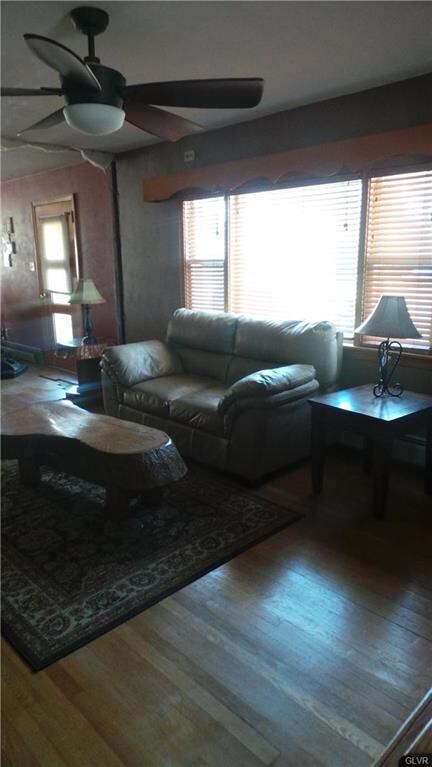 574 Moorestown Dr, Bath, PA 18014 - photo 5