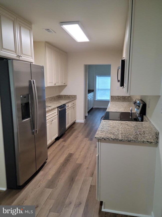 5221 Colebrook Dr, La Plata, MD 20646 - photo 2