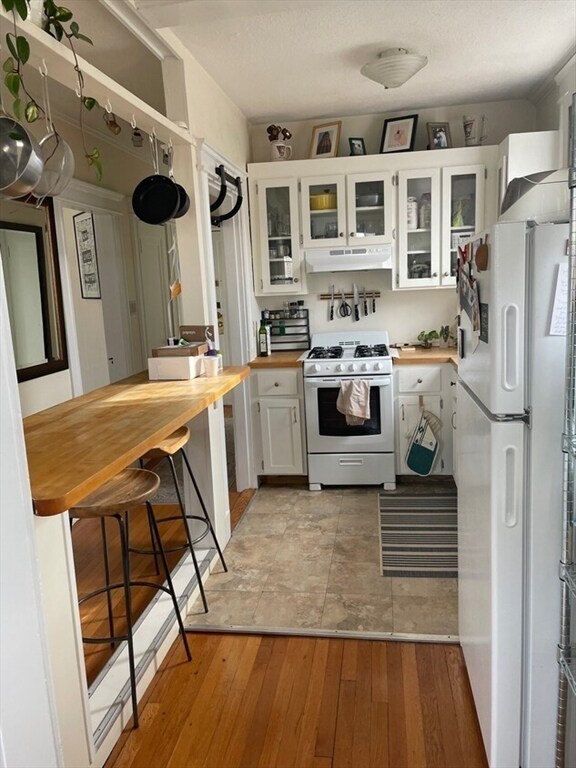 114 Riverway unit 17, Boston, MA 02215 - photo 2