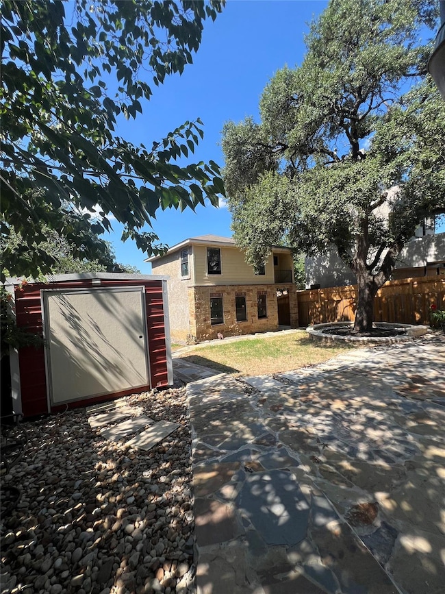 1002 Walter St, Austin, TX 78702 - photo 3