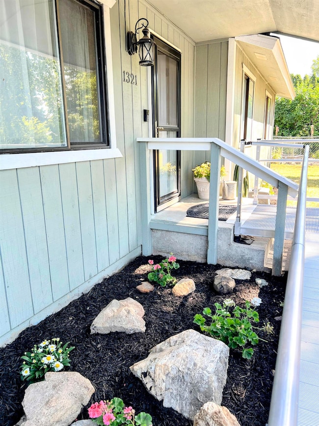 1321 E 4th St, Deer Park, WA 99006 - photo 4