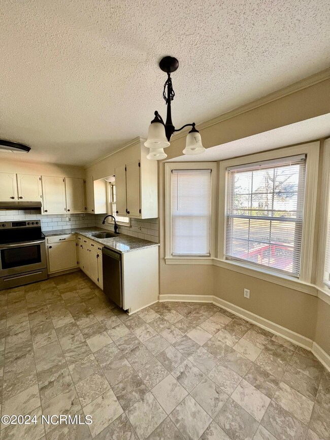 527 Alma Dr, Winterville, NC 28590 - photo 6