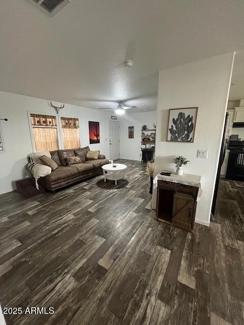 2000 S. Apache Rd. Lot 296...