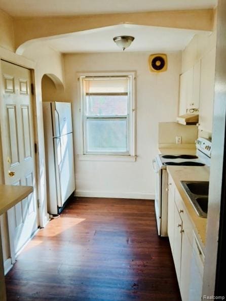 8161 Robson St, Detroit, MI 48228 - photo 5