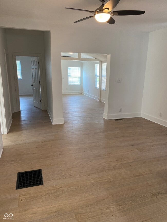 434 W 4th St, Anderson, IN 46016 - photo 6