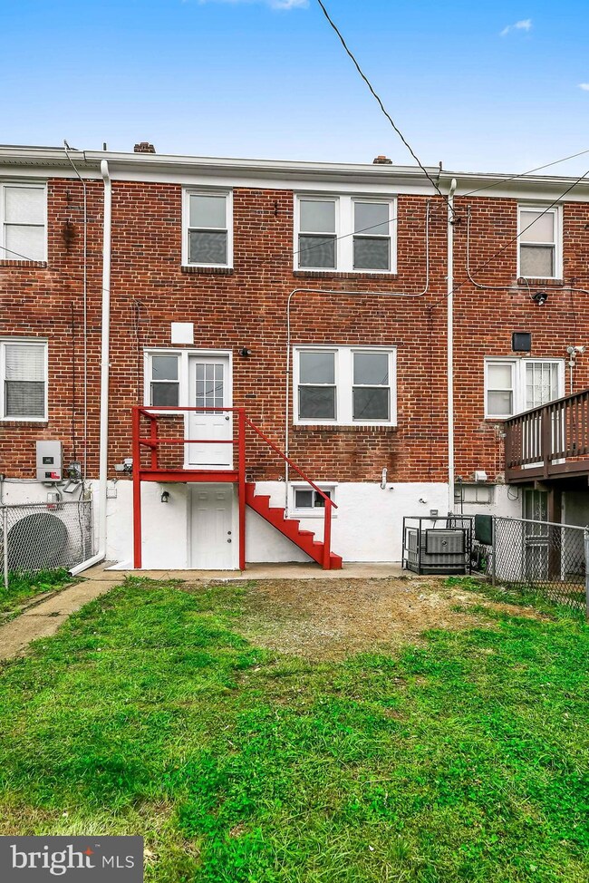 807 Wildwood Pkwy, Baltimore, MD 21229 - photo 5