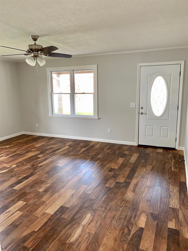 Laminate Hardwood Flooring Throughout 