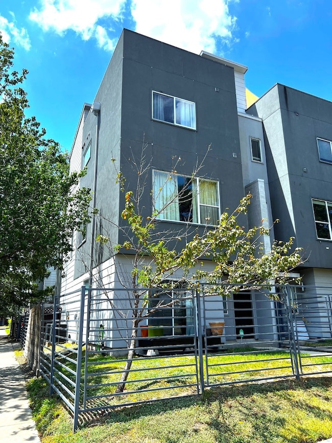 1524 Blodgett St, Houston, TX 77004 - photo 2