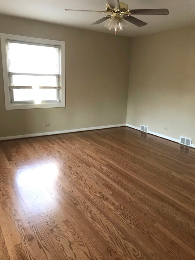 2106 Evans Rd, Flossmoor, IL 60422 - photo 2