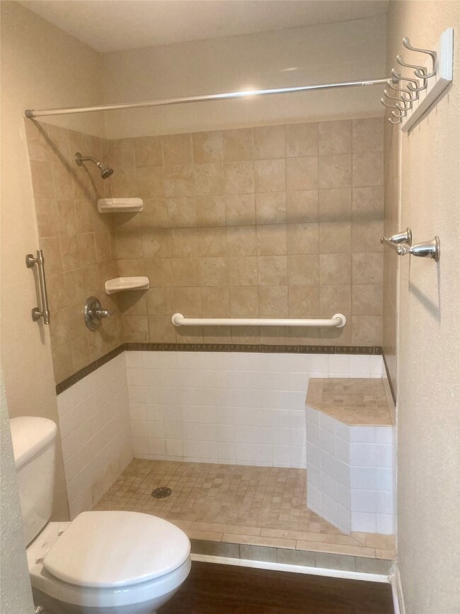 6924 Lasker Dr, Galveston, TX 77551 - photo 5