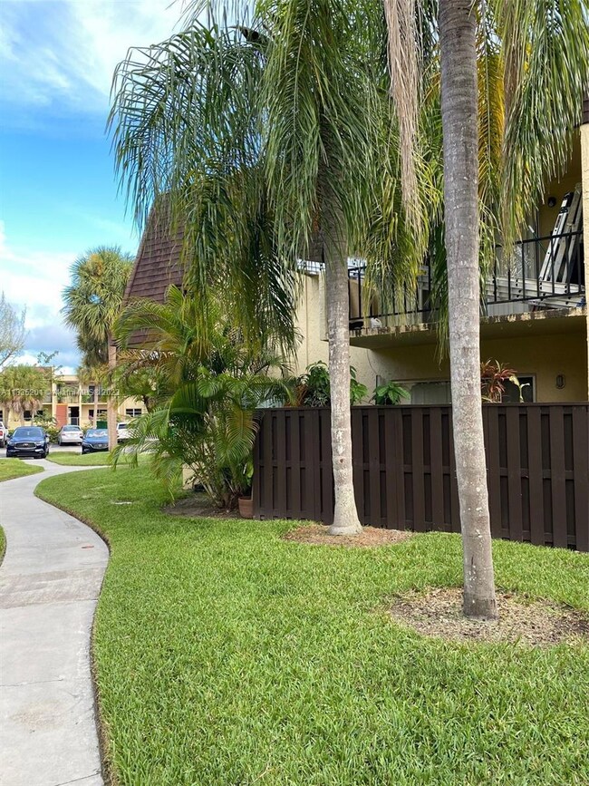 13710 SW 90th Ave unit C, Miami, FL 33176 - photo 4