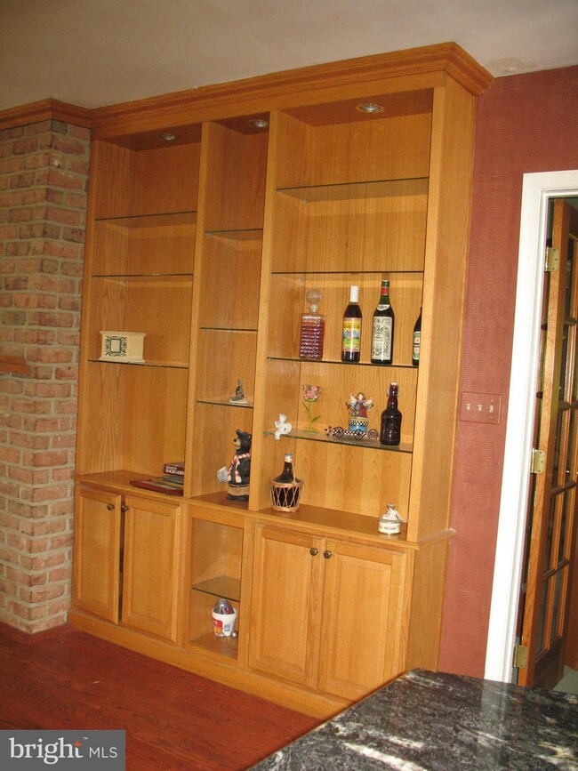 9106 Satyr Hill Rd, Parkville, MD 21234 - photo 5