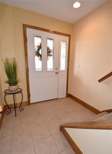 Neutral entryway for greeting  guests