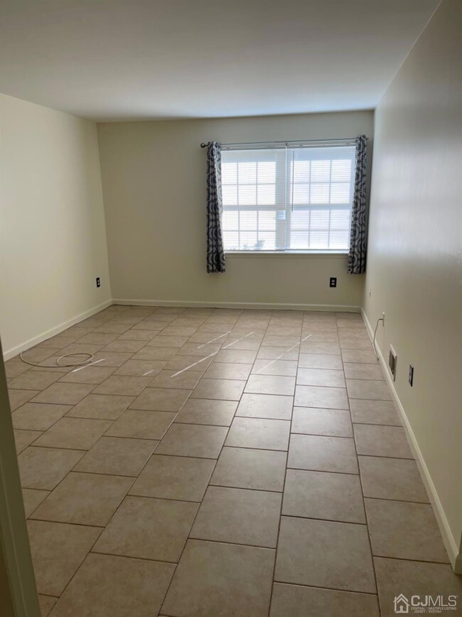 122 Keystone Ct unit A, Woodbridge, NJ 07095 - photo 3
