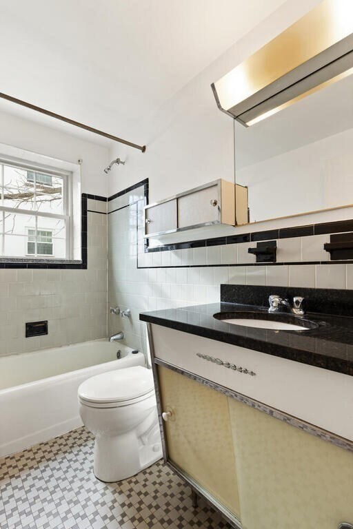 4 Menotomy Rd unit 1, Arlington, MA 02476 - photo 6