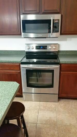 C3. Stove & microwave. - Copy
