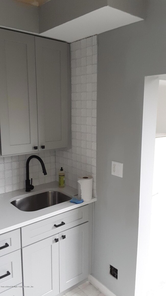 205 van Duzer St, Staten Island, NY 10301 - photo 5