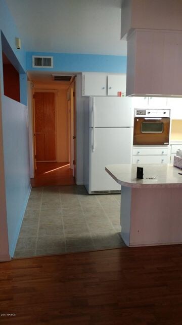 5415 Side kitchen view