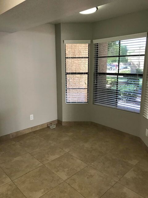 Kitchen eating nook