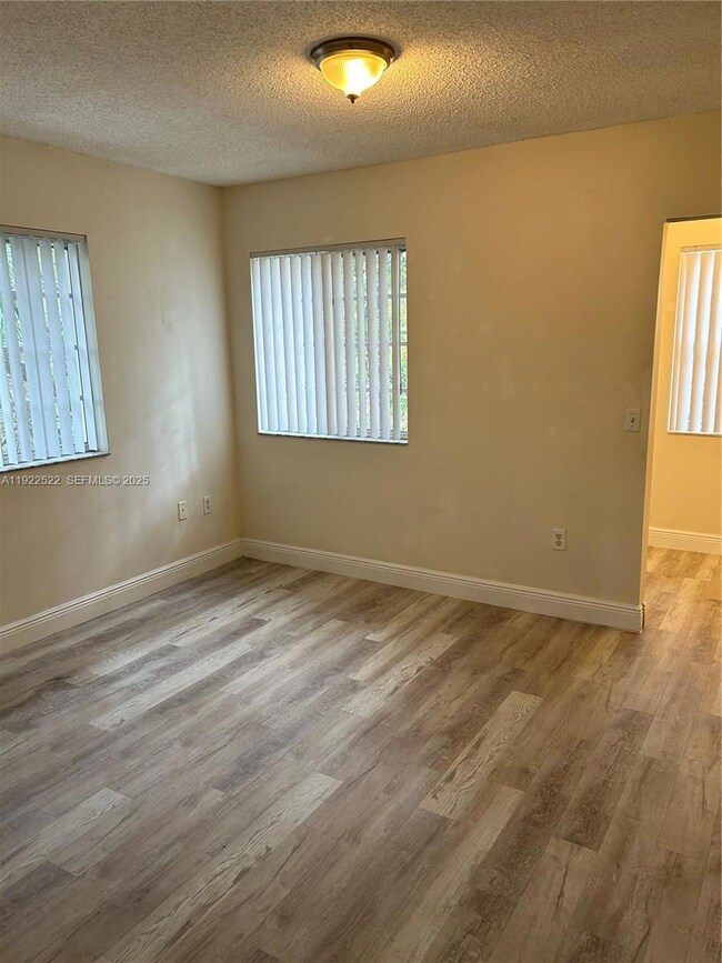 2494 Centergate Dr unit 302, Miramar, FL 33025 - photo 6