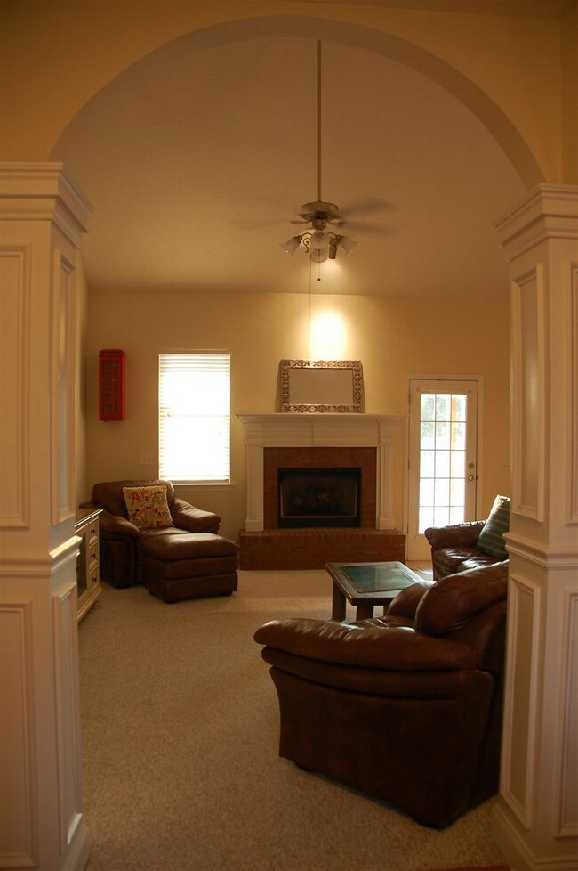 719 Loudon Hill Dr, Warner Robins, GA 31088 - photo 4