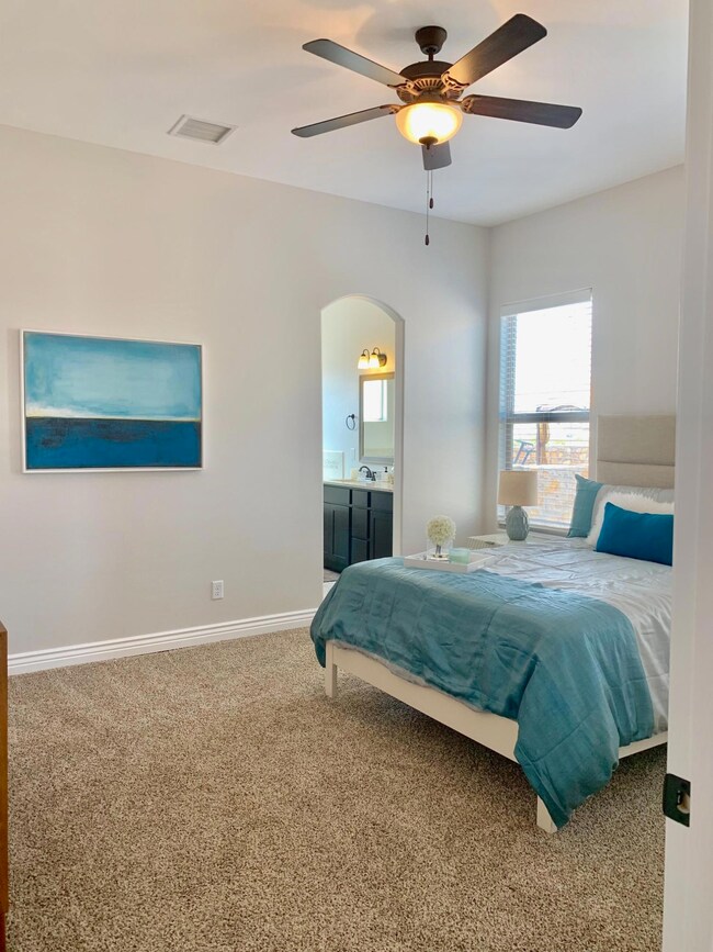 1149 Shields St, Horizon City, TX 79928 - photo 6