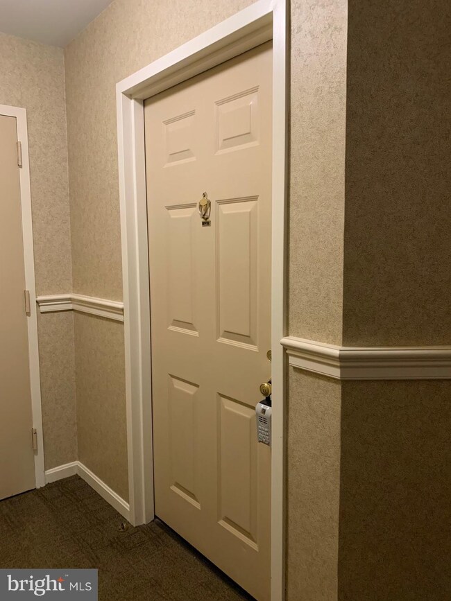 5906 Cove Landing Rd unit 101, Burke, VA 22015 - photo 2