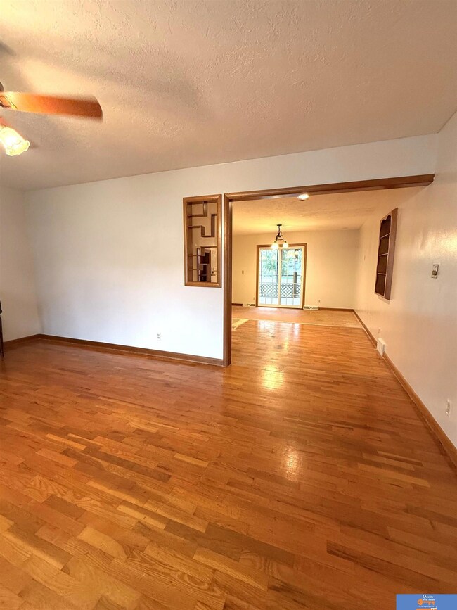 1315 Summit St, Beatrice, NE 68310 - photo 5