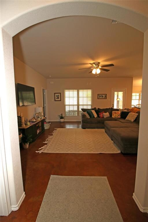 121 Lakeview Terrace, Weatherford, TX 76087 - photo 6