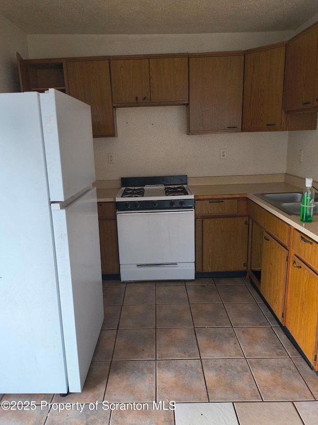 2001 Price St unit 2, Scranton, PA 18504 - photo 2