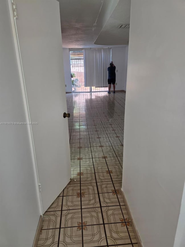 1095 W 40th St unit 26, Hialeah, FL 33012 - photo 4