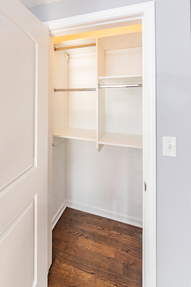 1010 S 1st Ave unit 201, Maywood, IL 60153 - photo 5