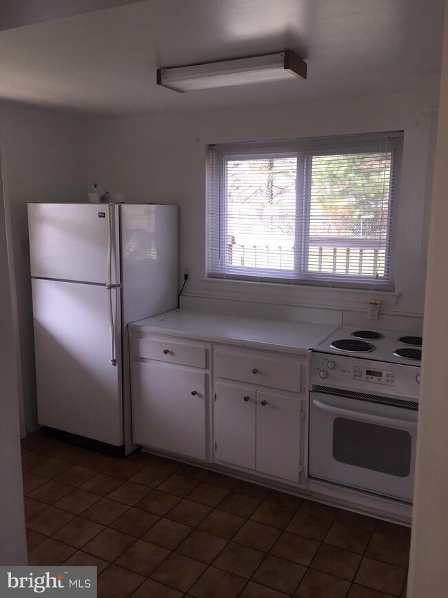 28 Alameda Rd unit 1ST FLOOR, Broomall, PA 19008 - photo 7