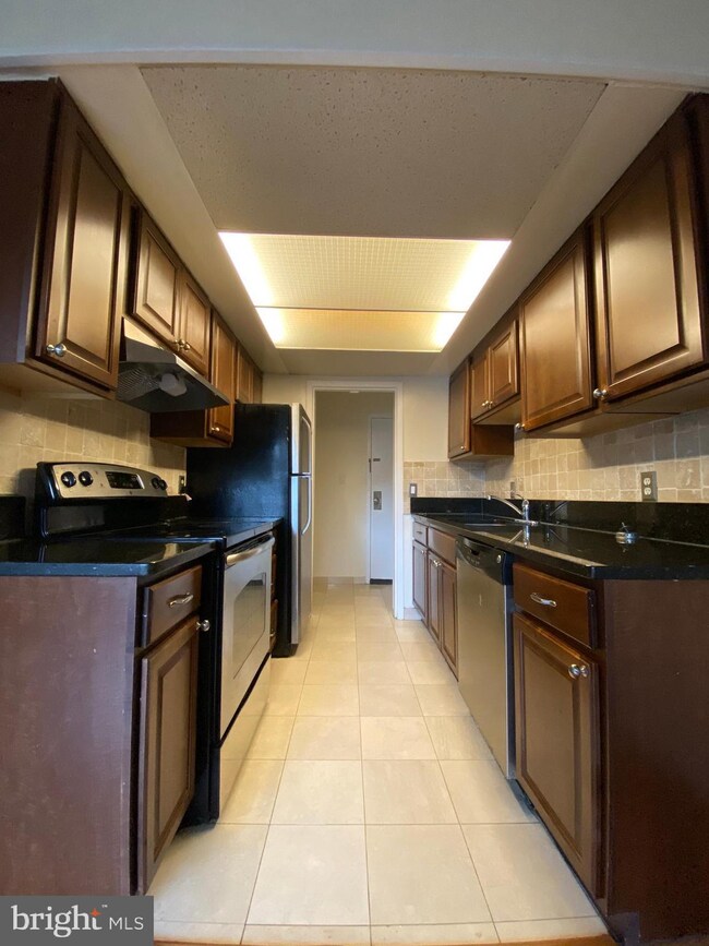 2253 Castle Rock Square unit 12C, Reston, VA 20191 - photo 6