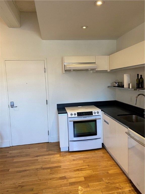 555 Roosevelt Ave unit 206, Central Falls, RI 02863 - photo 2