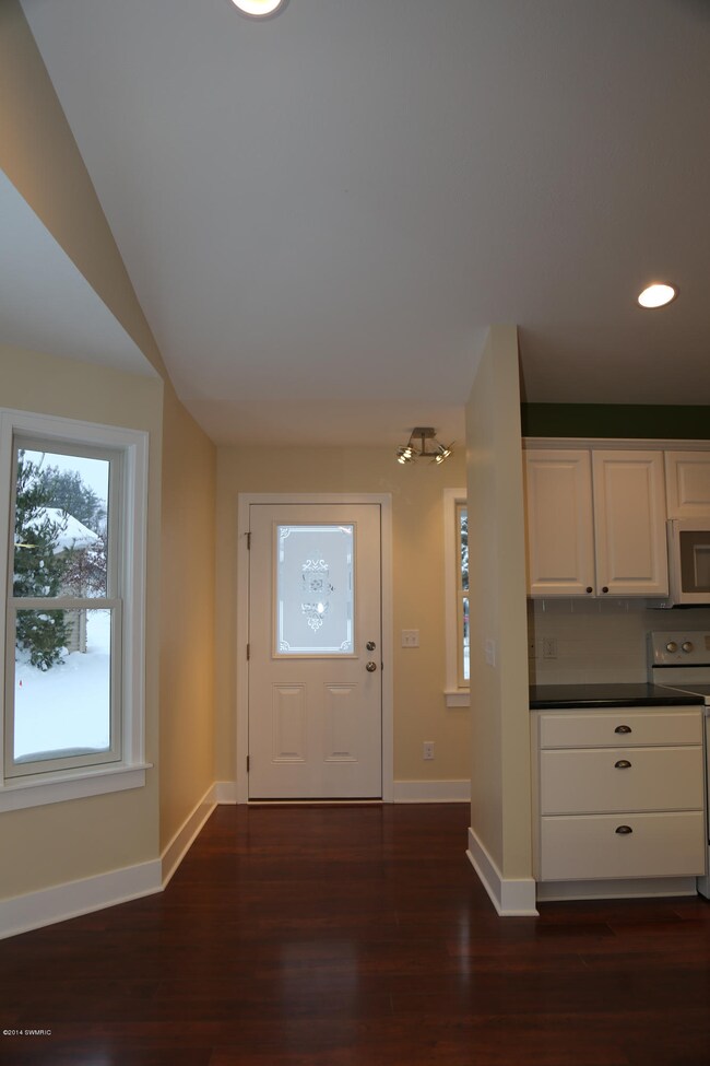 90 Brewer Park Cir unit 26, Grand Rapids, MI 49548 - photo 5