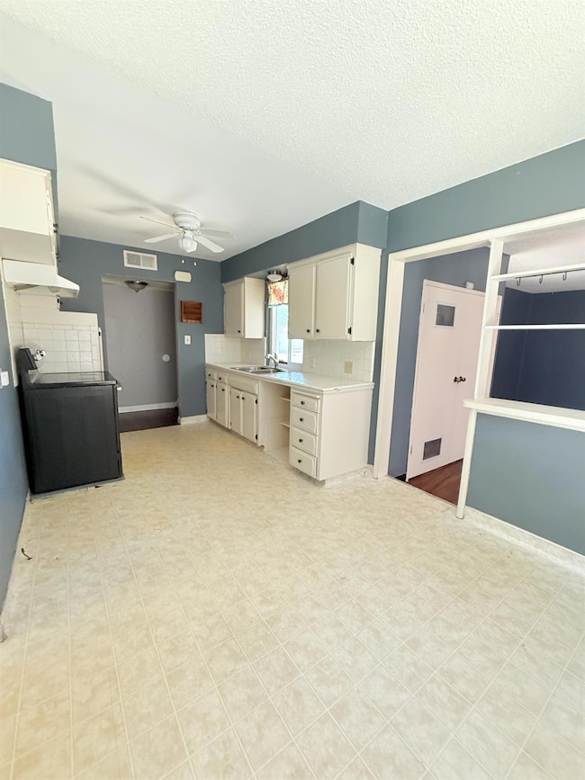 698 W Donner Ave, Clovis, CA 93612 - photo 5