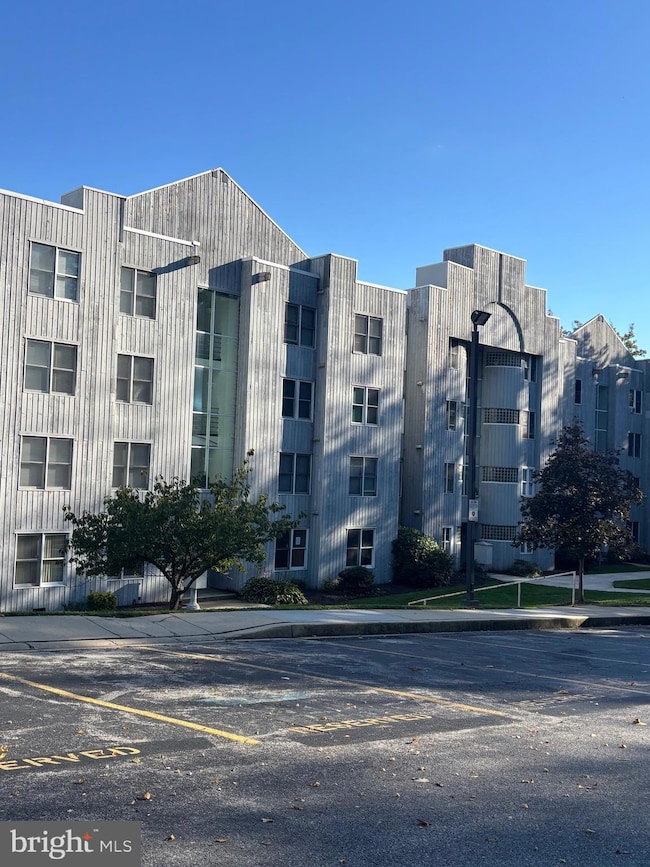 5209 Le Parc Dr unit 35, Wilmington, DE 19809 - photo 2