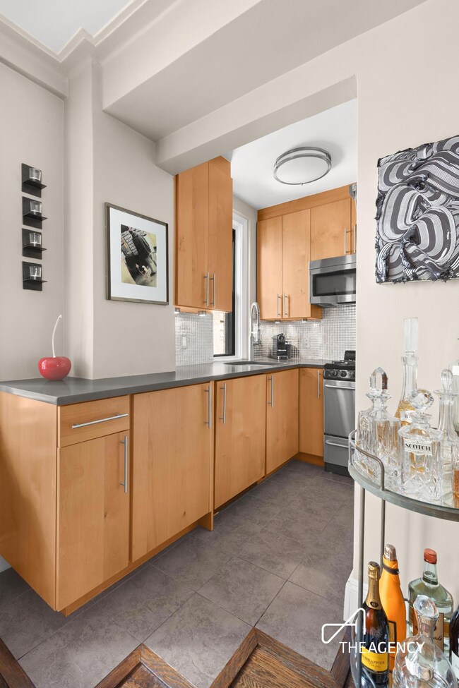 Sutton Place unit 10C, New York, NY 10022 - photo 4