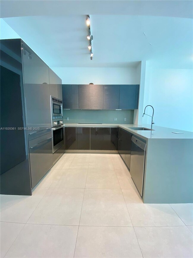 The Bond At Brickell unit 3407, Miami, FL 33131 - photo 7