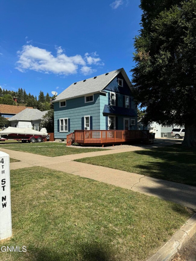 210 4th St NW, Mandan, ND 58554 - photo 3