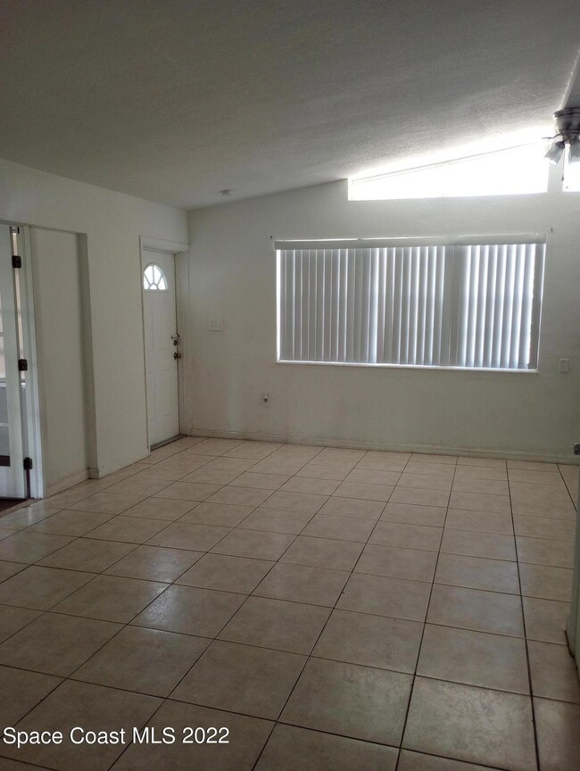 Dinning Room & Family Room