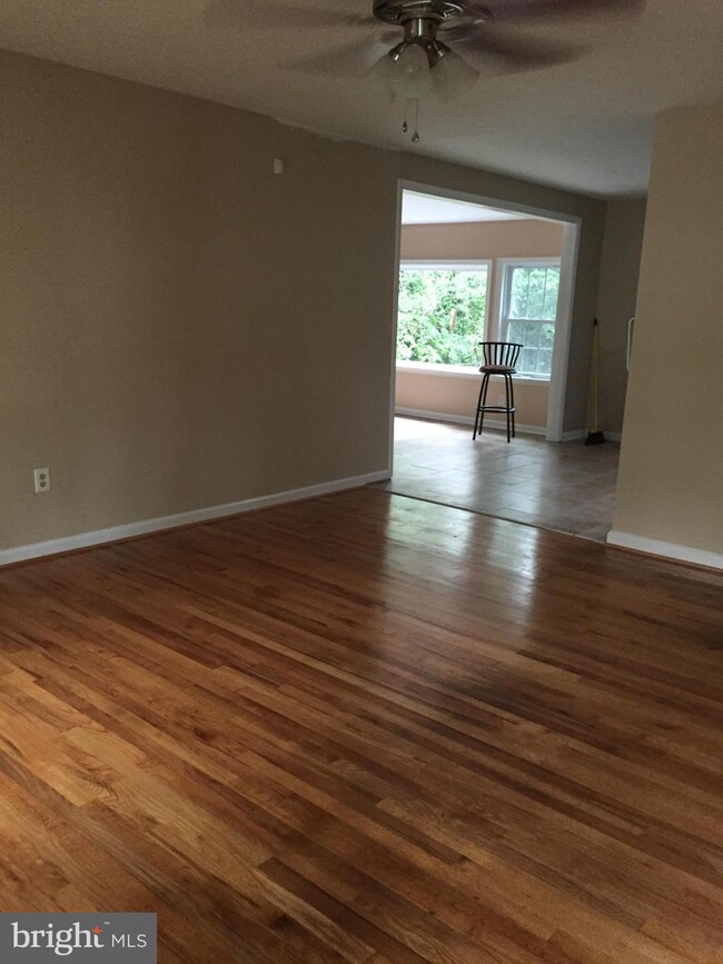 9314 Fontana Dr, Lanham, MD 20706 - photo 4